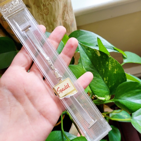 Vintage Speidel Classic Dainty Silver A712 1/2" White Tap'd Mesh Watchband - Picture 4 of 6